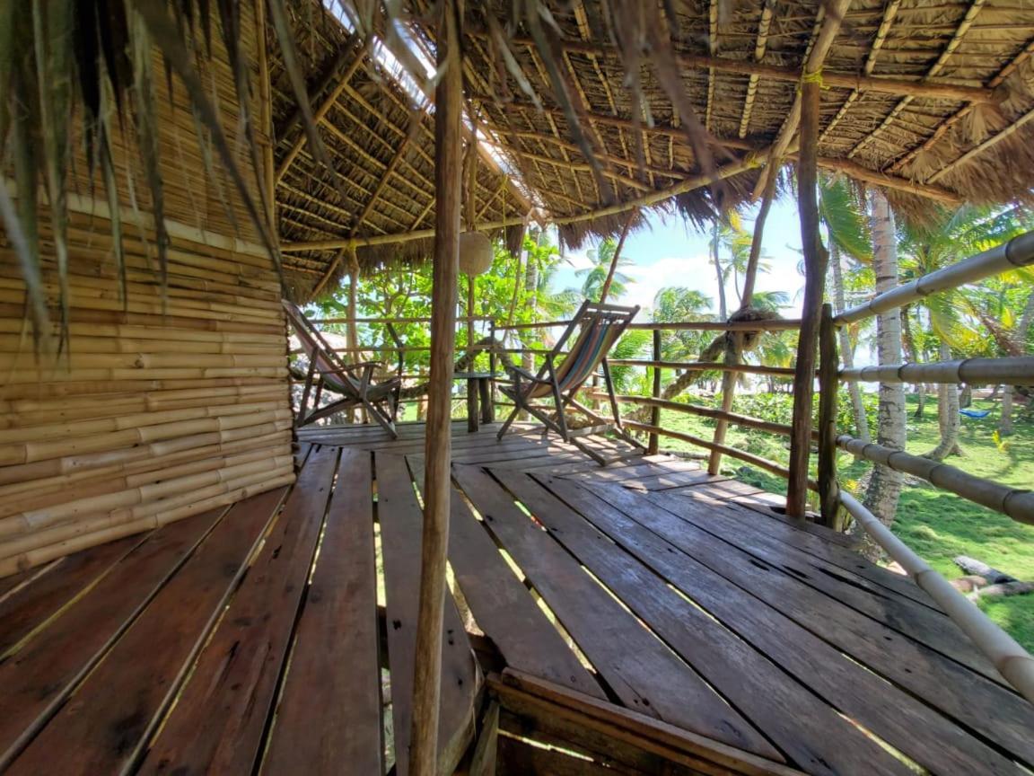 Derek'S Place Eco-Lodge جزيرة ليتل كورن المظهر الخارجي الصورة