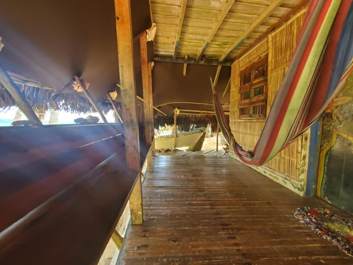 Derek'S Place Eco-Lodge جزيرة ليتل كورن المظهر الخارجي الصورة